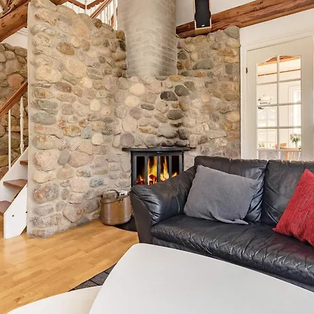 8 Person In Logstrup-by Traum Hjarbæk