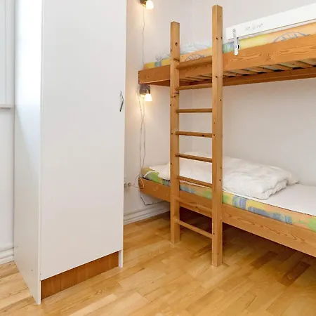 8 Person In Logstrup-by Traum Hjarbæk