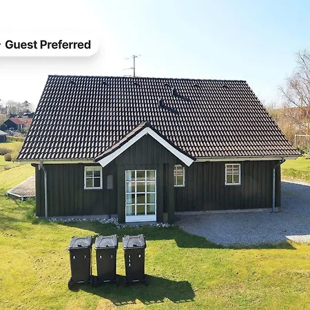 8 Person In Logstrup-by Traum *