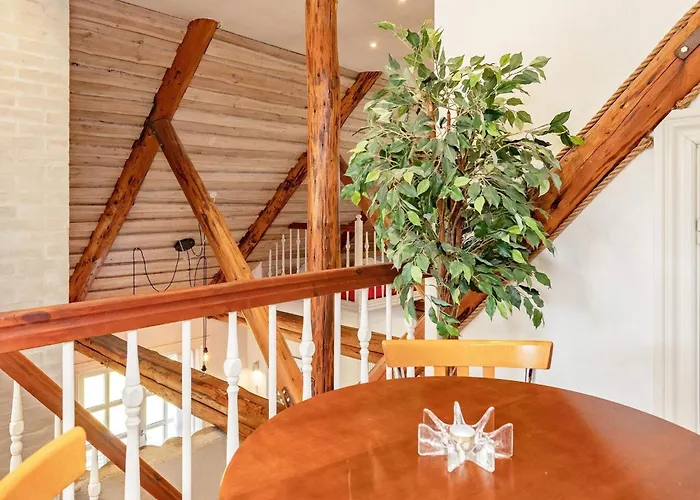 8 Person In Logstrup-by Traum