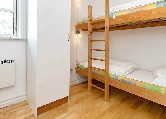 8 Person In Logstrup-by Traum Hjarbæk