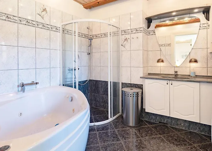 8 Person In Logstrup-by Traum *