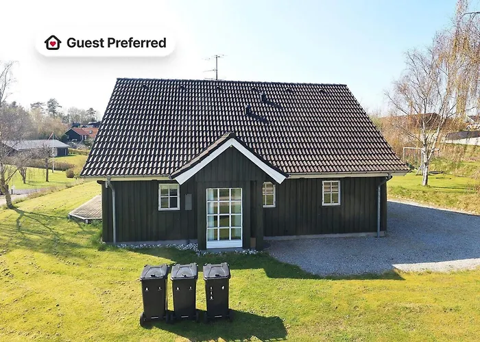 8 Person In Logstrup-by Traum *